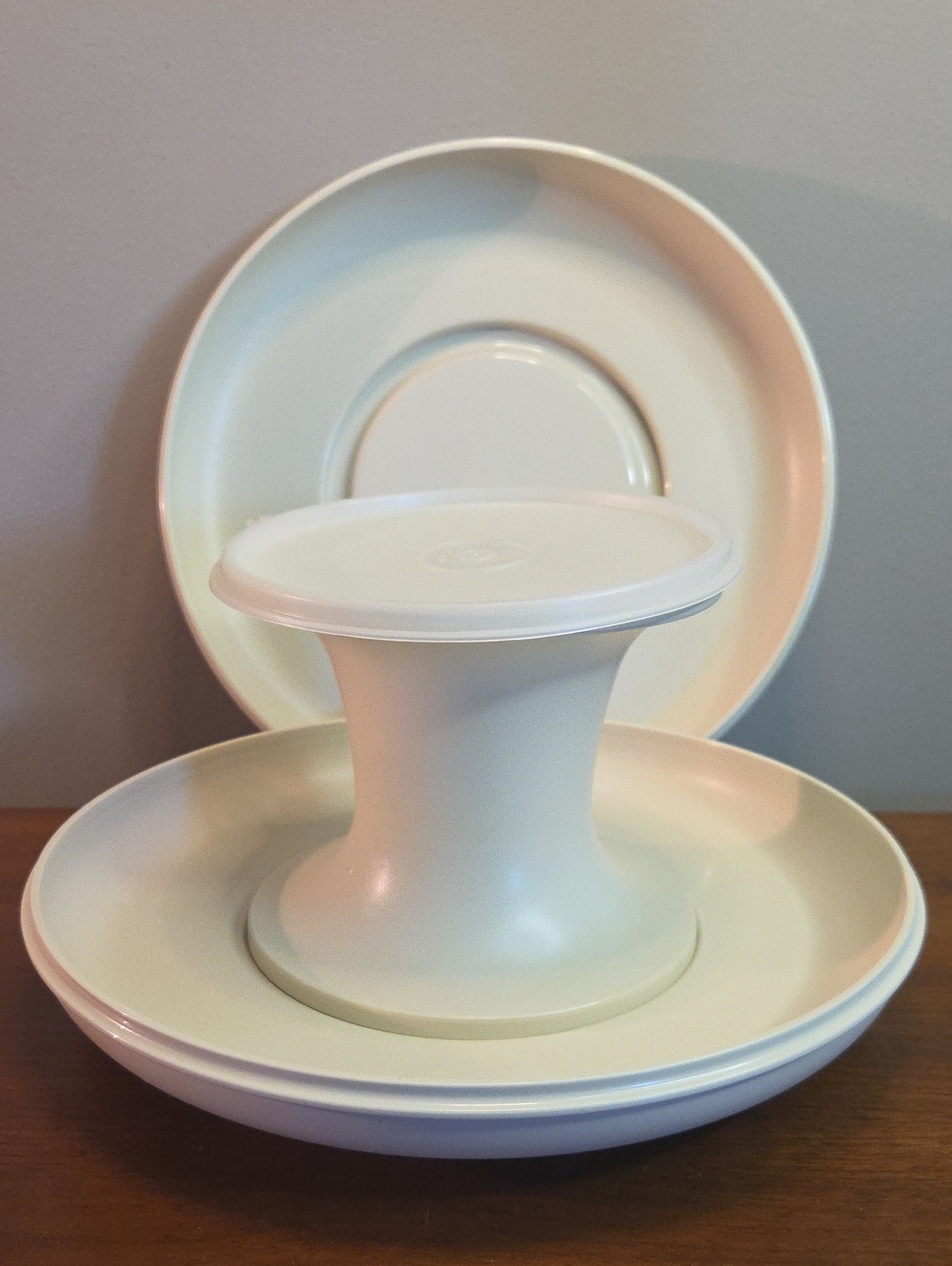 Vintage Tupperware Pedestal Serving Tray 1532-4 1533-4